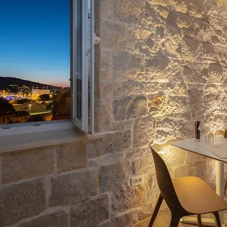 Mediterra Couette-café 4*