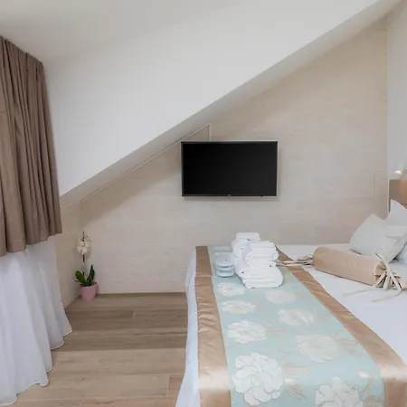 Couette-café Mediterra 4*