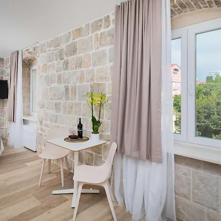 krevet i doručak Mediterra 4*