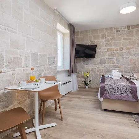 Mediterra Couette-café 4*