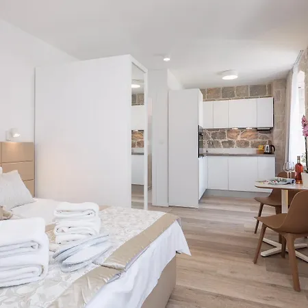 Oda ve Kahvaltı Mediterra 4*