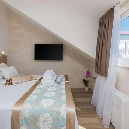 Bed and Breakfast Mediterra Σπλιτ