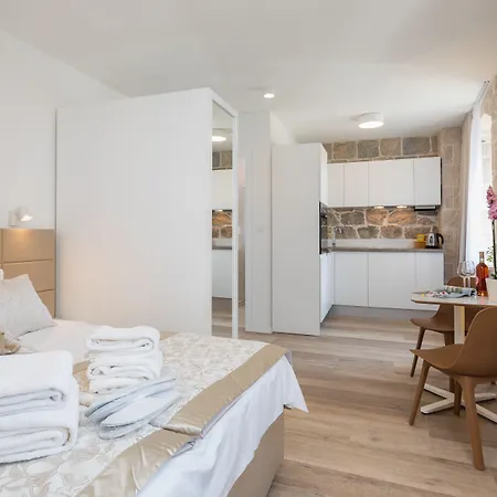 Mediterra Bed and Breakfast Σπλιτ