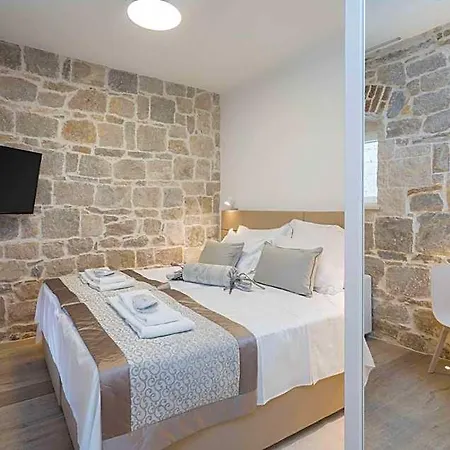 Mediterra Bed & Breakfast 4*