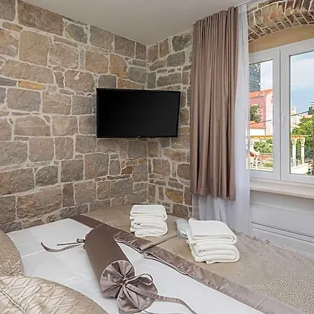 Bed & Breakfast Mediterra 4*