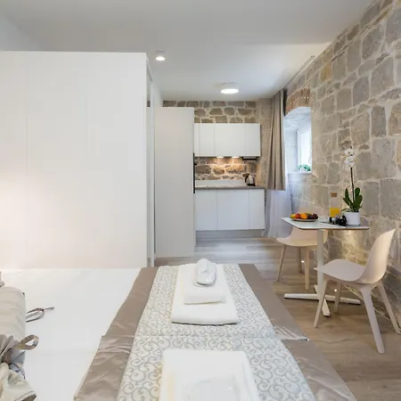 Mediterra 4*